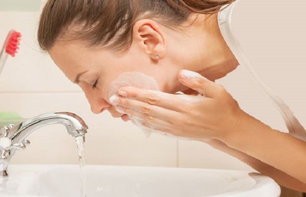 راهنمای خرید ژل شستشوی صورت برای انواع پوست